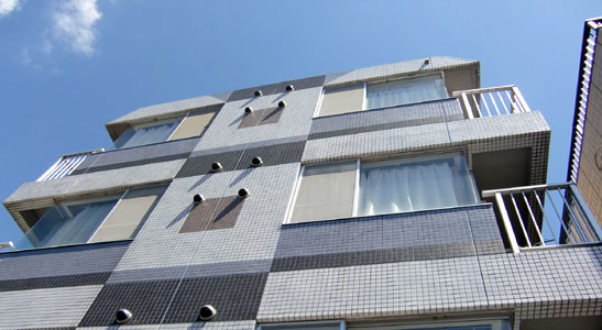 セラミックビル外観